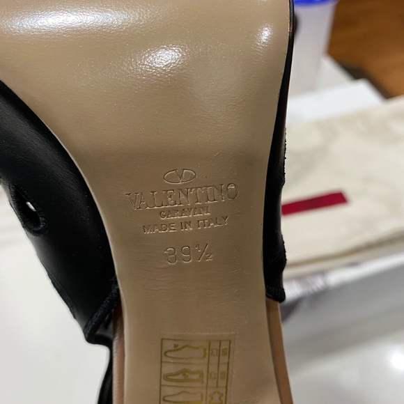 ***SOLD*** Valentino Lasercut peep toe - Picture 3 of 5